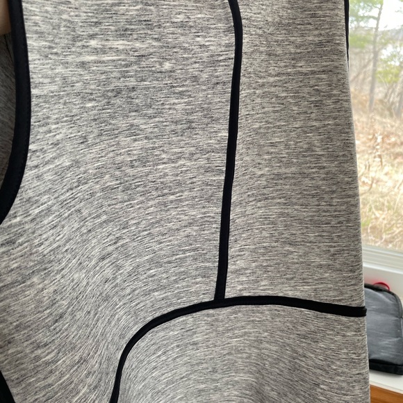 ๐ธ18.5โ PTP reversible hooded insculpt vest lululemon hoodie 6 8 grey space - Picture 7 of 7